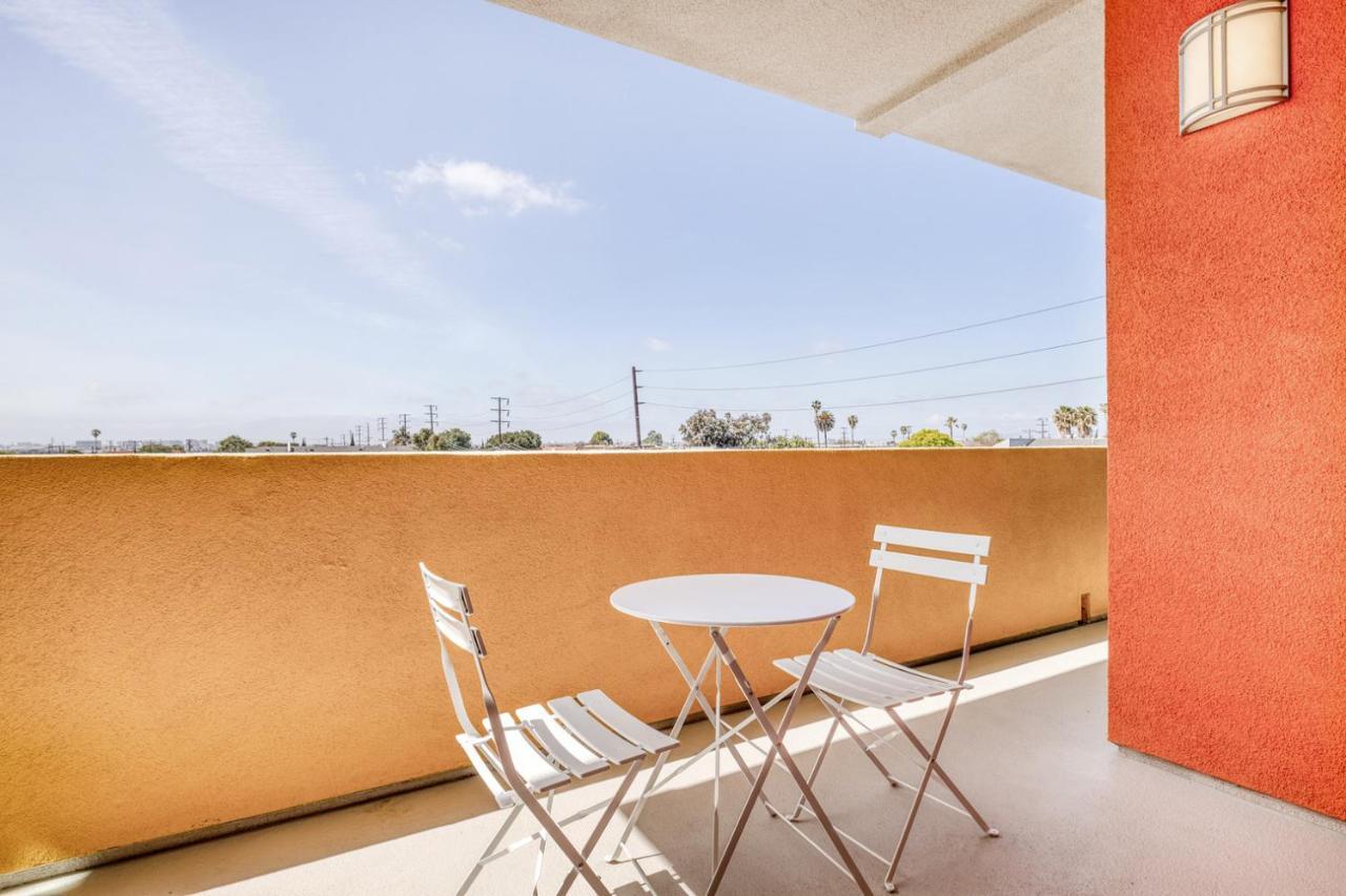 Westchester 2br W Pool Gym Wd 5 Mins To Lax Lax-669 * Los Angeles